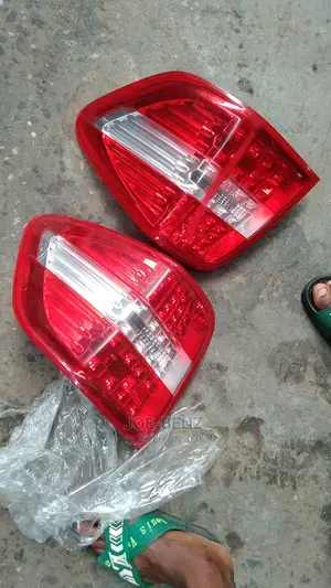 ML 350 2011 Set of Back Light