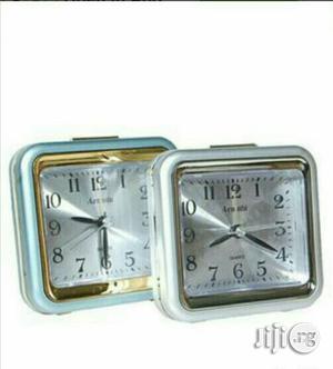 2303 Square Shape Table Clock