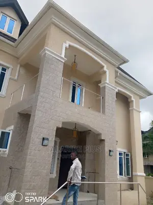 6bdrm Duplex in Estate., Apo District for sale