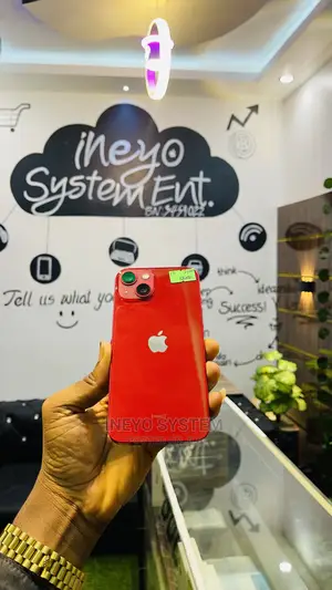 Apple iPhone 13 128 GB Red