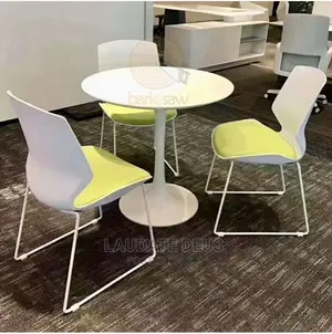 Contemporary Classic Round Dining Table With 3 Seaters