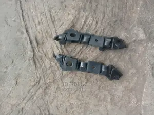 C300 2015 Front Bumper Clips