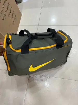 Nike Sporty Sports Bag