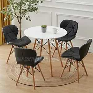 Dining Set With 1 Table and 4 Black Chairs