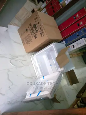 Portable Convenient Bedside Mini Fridge GC-065L