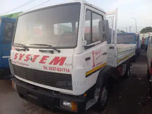 Mercedes Tipper 4cylinder Engine
