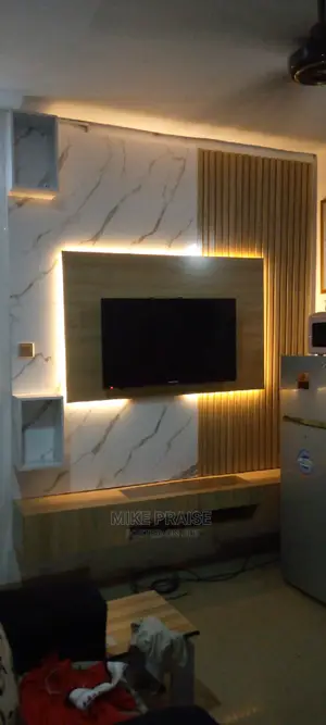A Quality 7ft by 8ft Tv Console