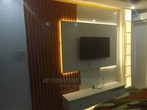 Wall Consule