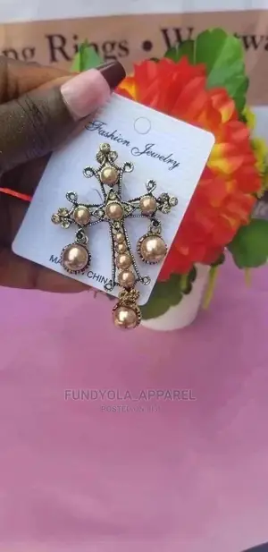 Unisex Pearl Cross Brooch