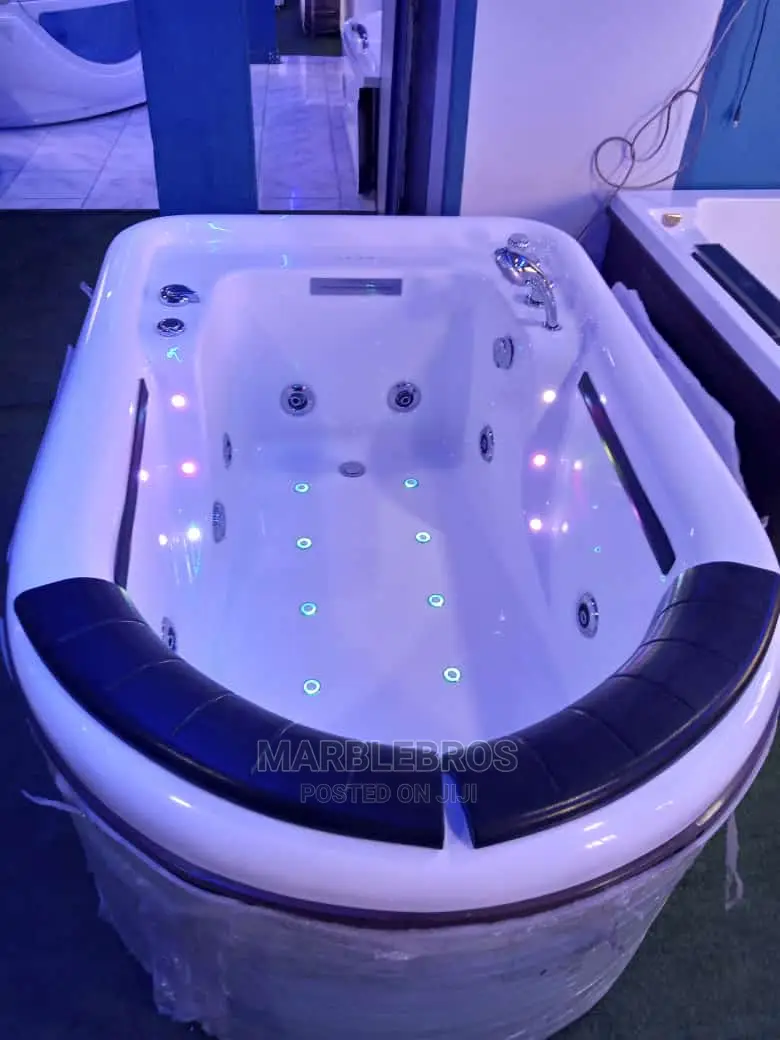 Jacuzzi Tub MB