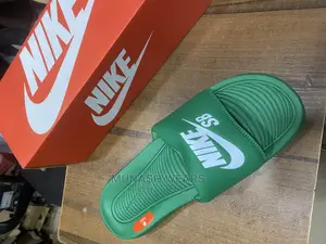 Banessy Nike Slide