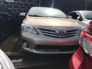 Toyota Corolla 2011 Gold