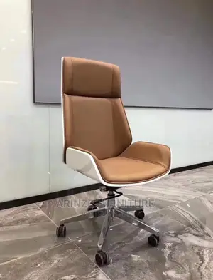 Executive Studio Chair