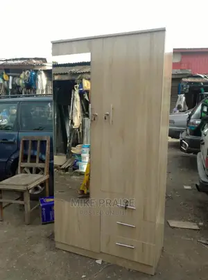 A Quality 3ft by 6ft Wardrobe With a Mirror
