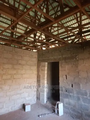 3bdrm Bungalow in Nepal Sco Estate, Ijede / Ikorodu for rent