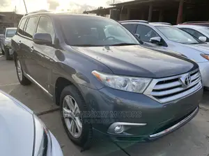 Toyota Highlander Limited 3.5l 4WD 2013 Gray
