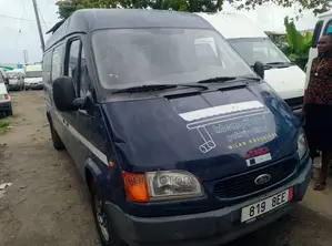 Ford Transit 2000 Blue