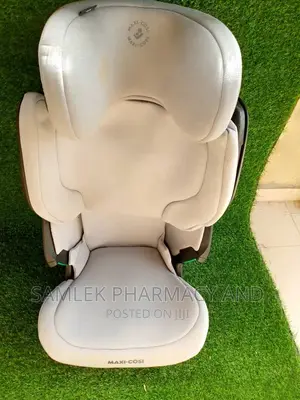 Maxi Cosi Barely Used Car Seat Booster