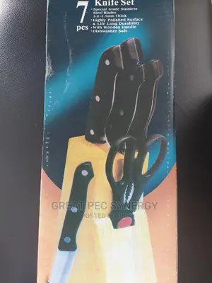 7 Pieces Set of Knives With Rack