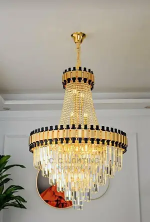 Dropping Chandelier Light