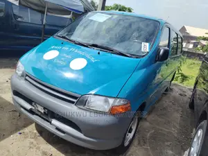 Toyota HiAce 2004 Blue