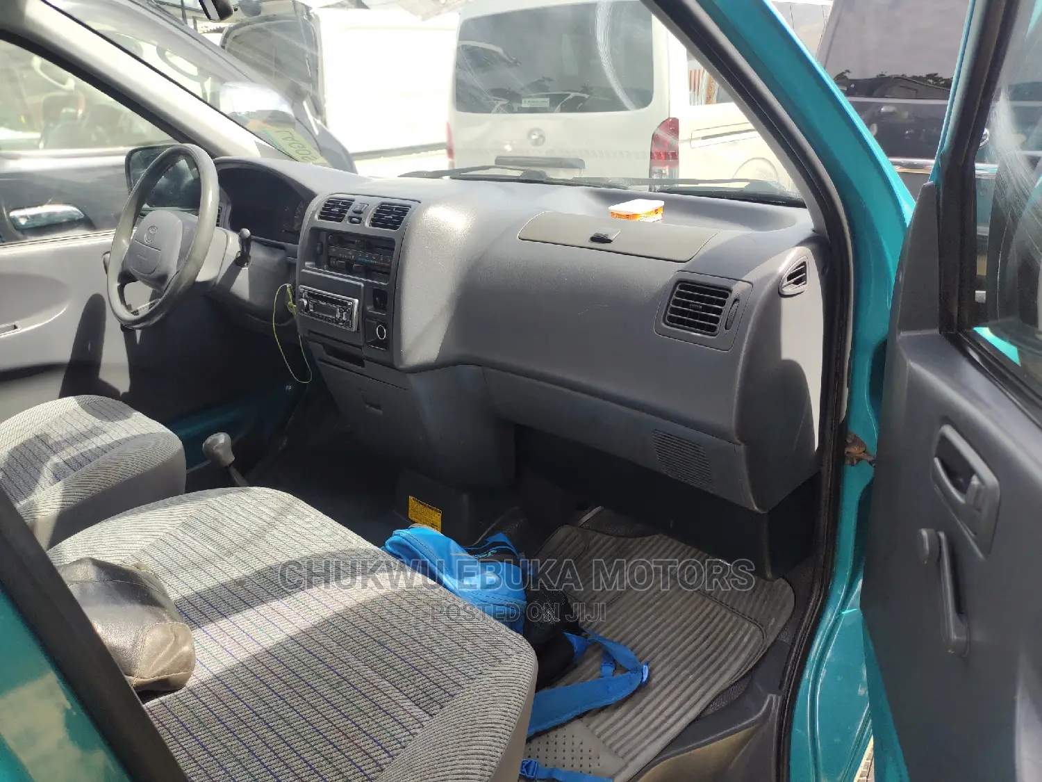 Toyota HiAce 2004 Blue