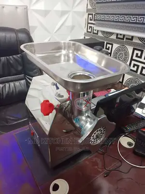 Size 12, Meet Grinder Machine