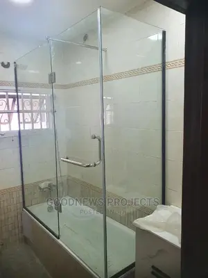 Clear Frameless Glass Cubicle