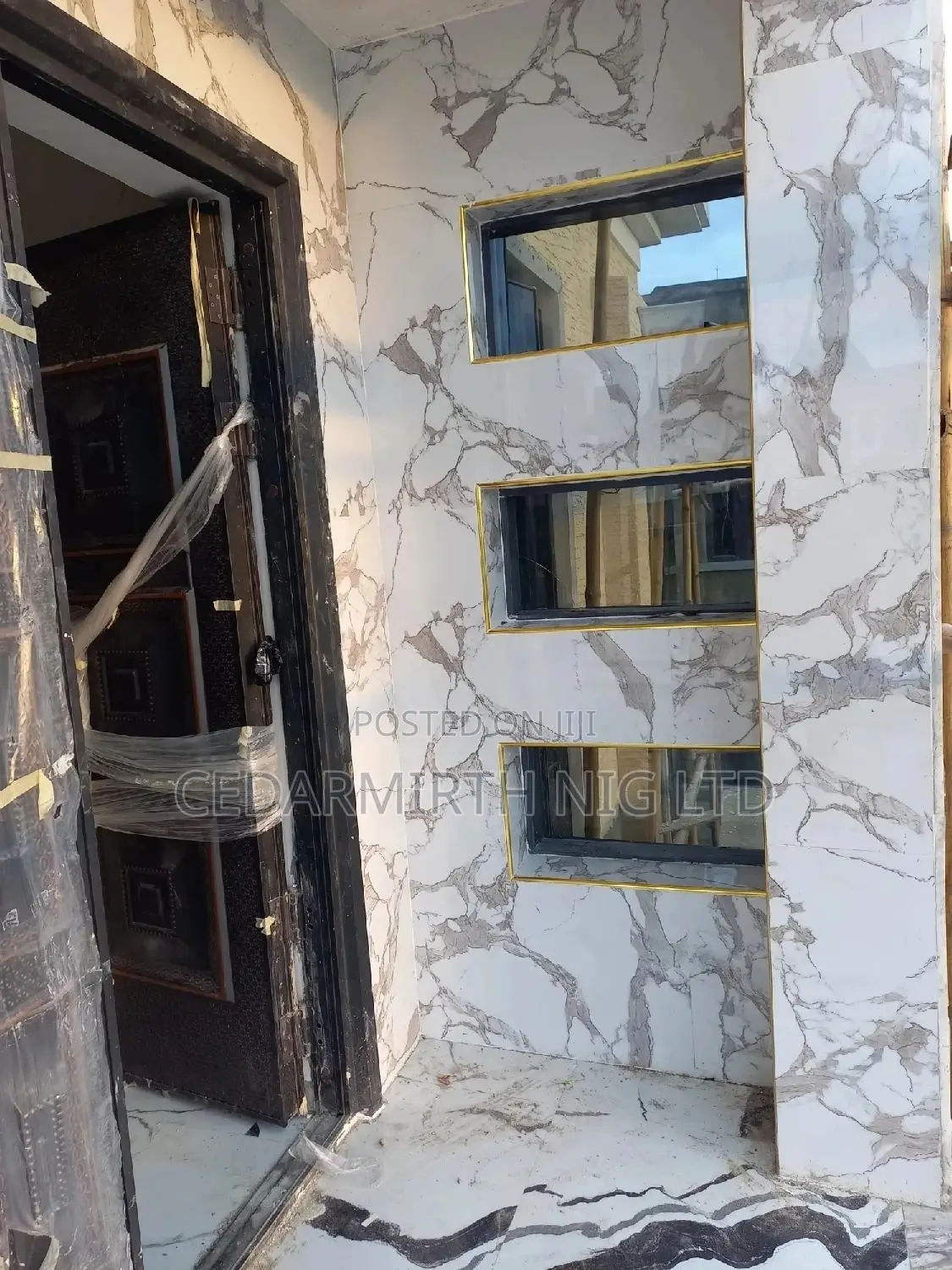 Carrara Gold