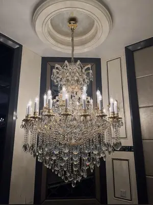 Kings Chandelier (30 Bulbs)