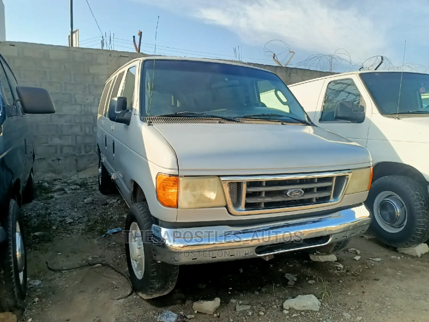 Ford E350 2006 Grey