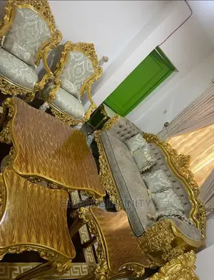 Exotic Quality Modern Royal Sofa With Centre Table