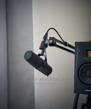 Shure SM7B Vocal Dynamic Microphone