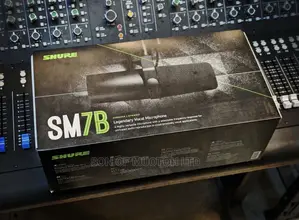 Shure SM7B Vocal Dynamic Microphone