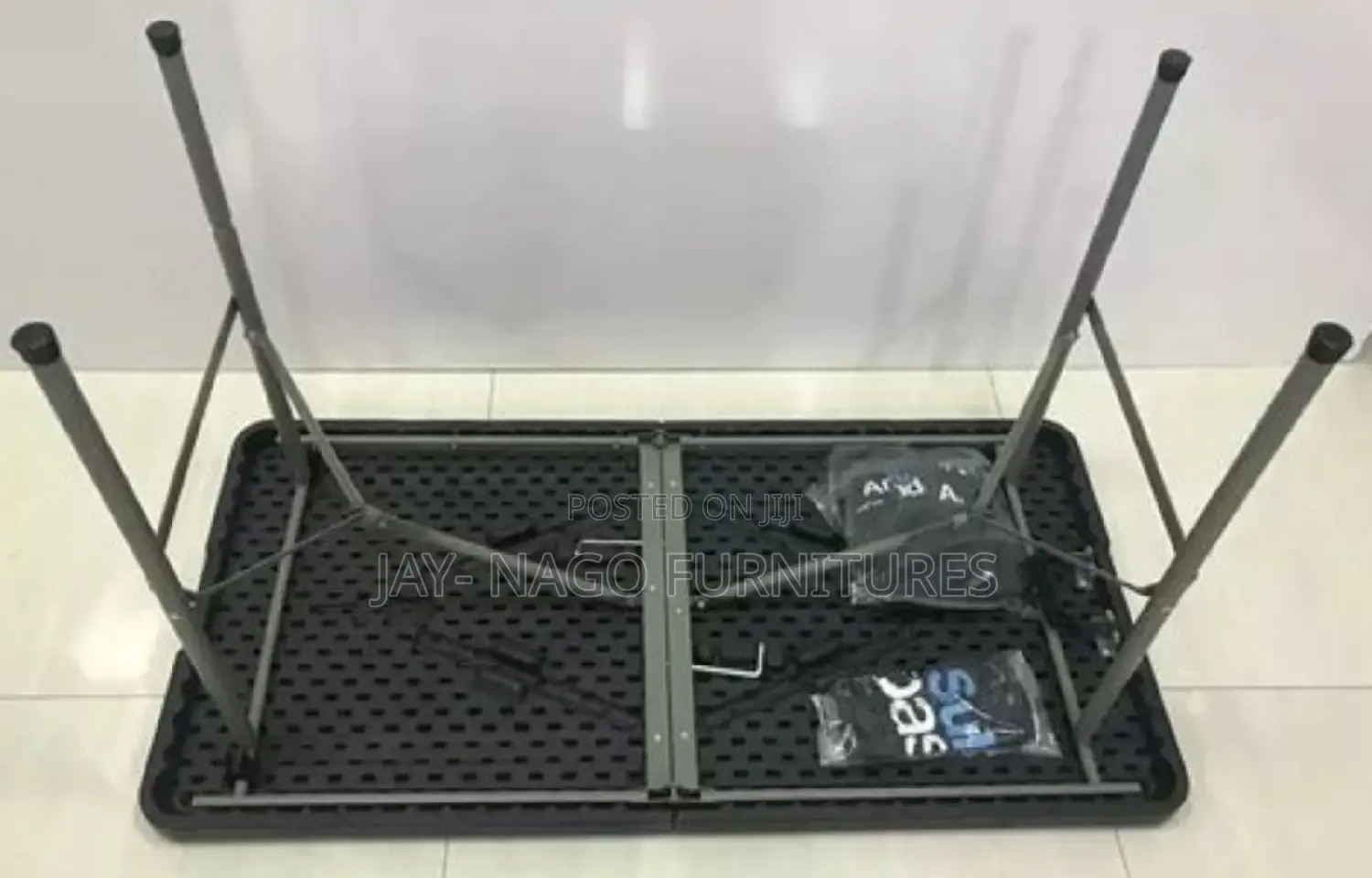 4ft Foldable Plastic Table With Iron Leg