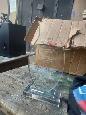 Glass Award Plaque B07