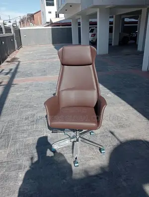 Quality Executive Adjustable Swivel Leather Office Chair.