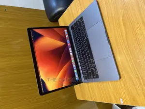 Laptop Apple MacBook Pro 2017 16GB Intel Core I7 SSD 1T