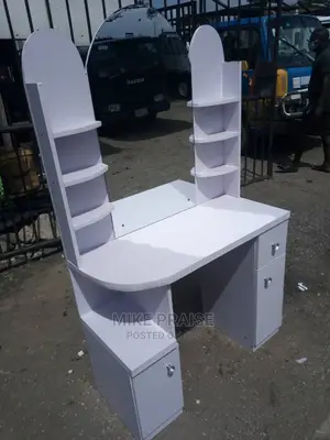 A Quality Dressing Mirror