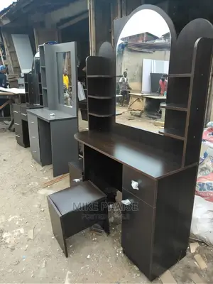 A Quality Dressing Mirror