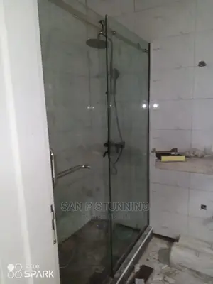 Straight Design Shower Cubicle.