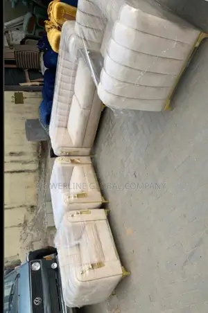 Couch of 7 Seater for Homes/ Hotels/ Lounges/ Guesthouses