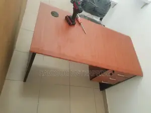 4 Fit Office Table