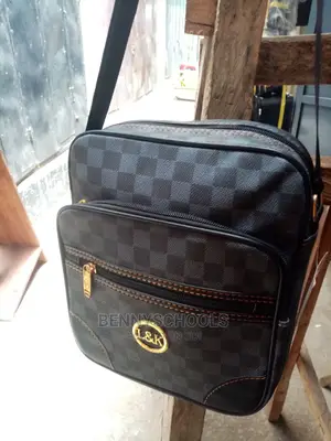 Leather Black Draft Side and Shoulder Bag