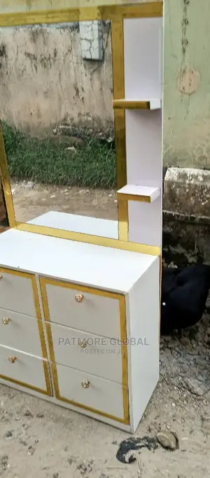 Portable Padded Dressing Mirror