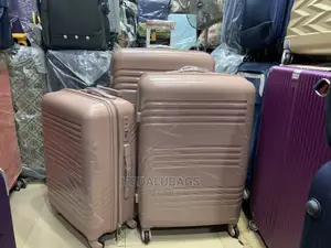 Set of Quality Imported Unbreakable Plastic Traveling Box