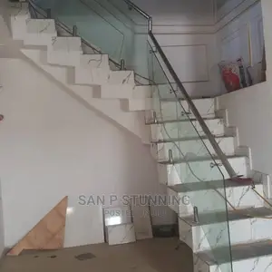 Staircase Plain Glass and Stainless Top