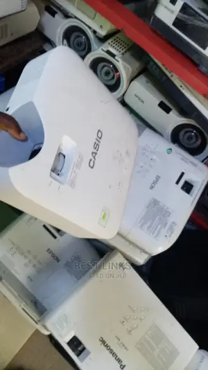 Casio Projector With Hdmi Quality Lumens Available