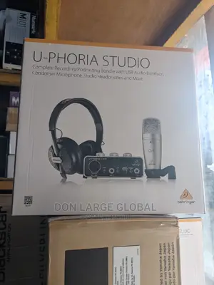 Behringer U-Phoria Studio