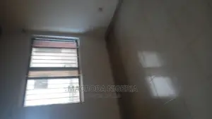 5bdrm Duplex in Akora Estate Adeniyi, Ikeja for sale